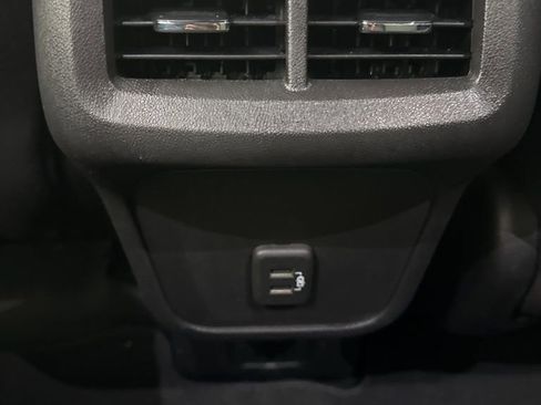 Used 2024 Chevrolet Equinox LT image 31