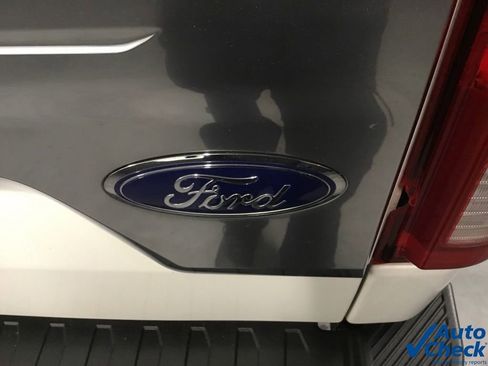 Used 2019 Ford F150 Platinum w/ Equipment Group 701A Luxury AWD/4WD image 18