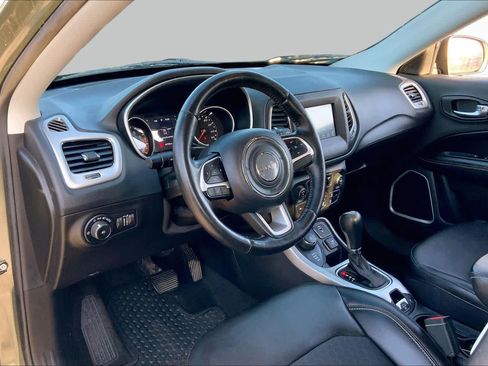 Used 2019 Jeep Compass Latitude w/ Cold Weather Group AWD/4WD image 17