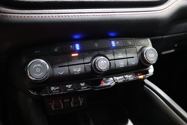Used 2025 Dodge Durango GT AWD/4WD image 28