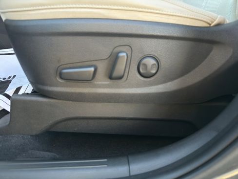 Used 2022 Kia Telluride EX w/ EX Premium Package image 10