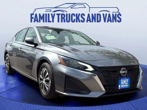Used 2023 Nissan Altima 2.5 S FWD image 7
