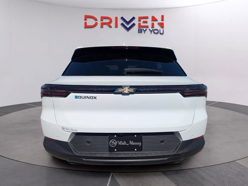 New 2026 Chevrolet Equinox EV LT image 4