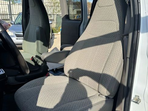 Used 2020 Chevrolet Express 3500 LS image 23