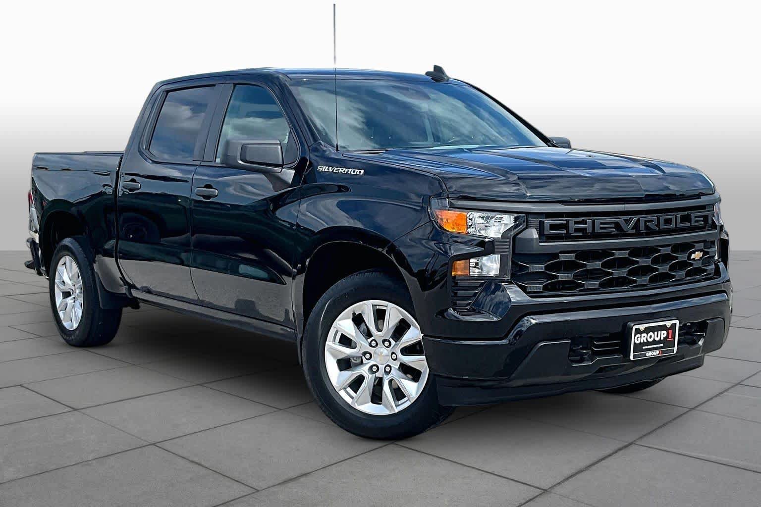 Used 2024 Chevrolet Silverado 1500 Custom RWD image 3