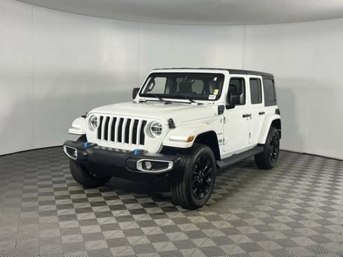 Used 2022 Jeep Wrangler Unlimited Sahara image 3