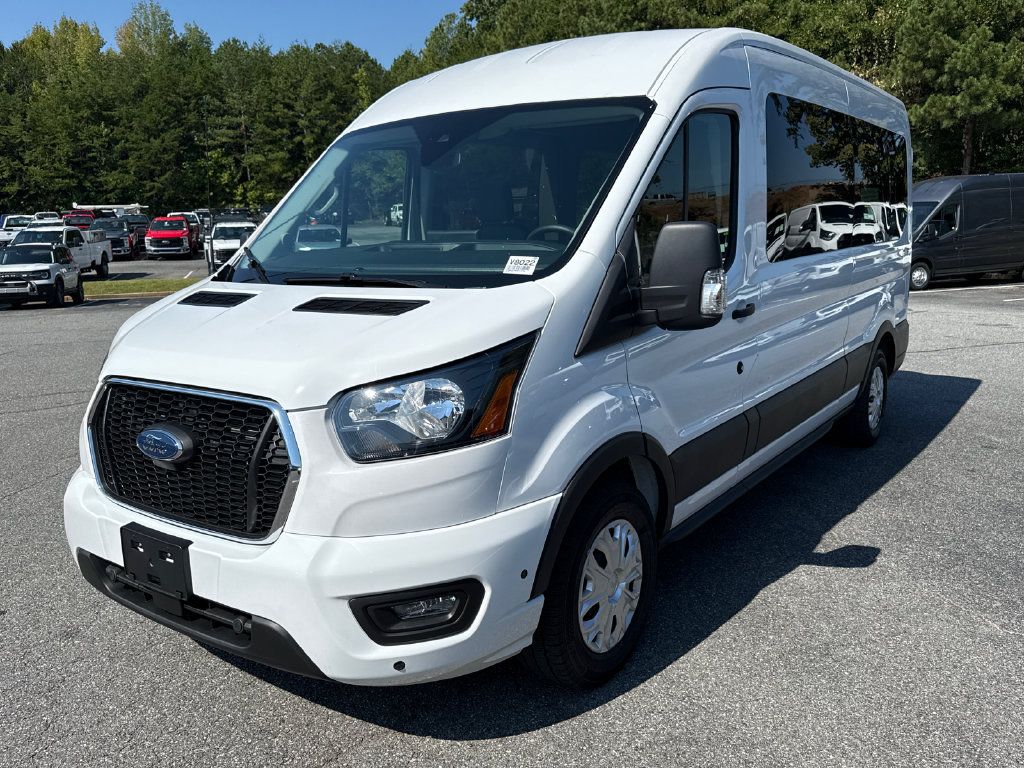 Used 2025 Ford Transit 350 XLT RWD image 3