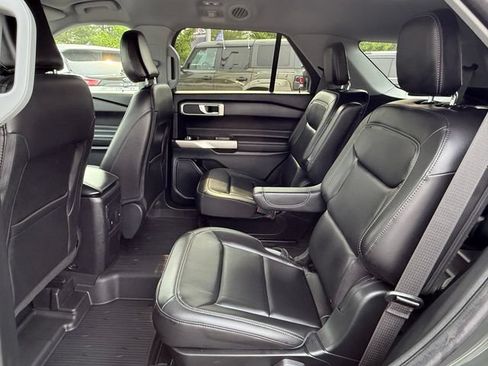 Certified 2023 Ford Explorer XLT w/ Equipment Group 202A AWD/4WD image 9