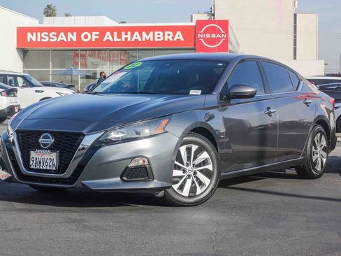 Certified 2022 Nissan Altima 2.5 S FWD image 2