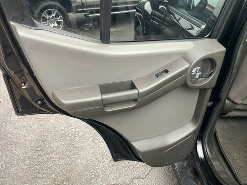 Used 2006 Nissan Xterra S image 25