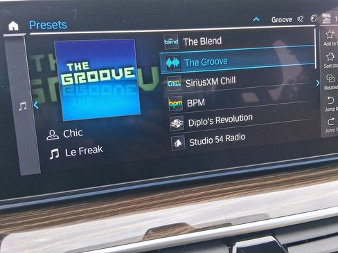 Certified 2023 BMW 530e w/ Executive Package image 25