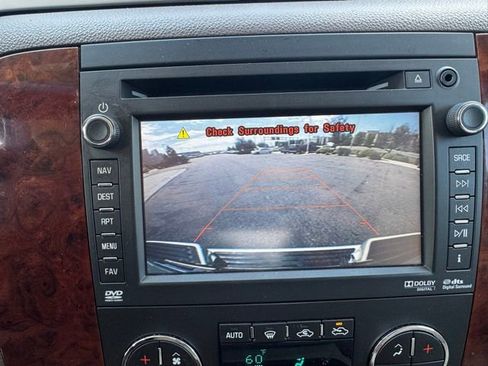 Used 2012 Chevrolet Avalanche LTZ AWD/4WD image 31