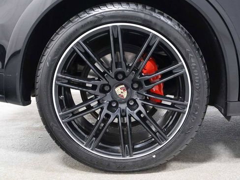 Used 2014 Porsche Cayenne GTS AWD/4WD image 36
