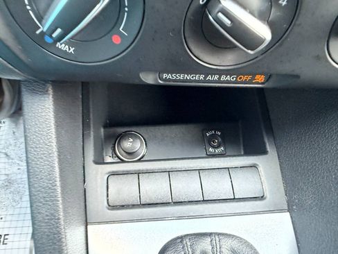 Used 2012 Volkswagen Jetta SE FWD image 24