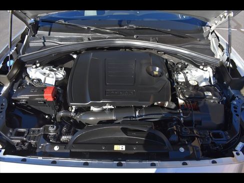 Used 2019 Jaguar F-PACE Premium image 40