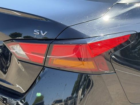 Used 2024 Nissan Altima 2.5 SV FWD image 7