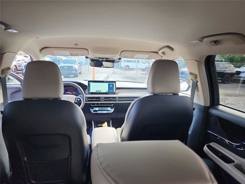 New 2026 Lincoln Corsair Premiere image 19