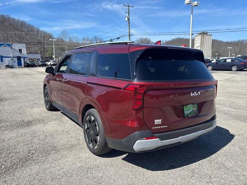 Used 2025 Kia Carnival EX image 45