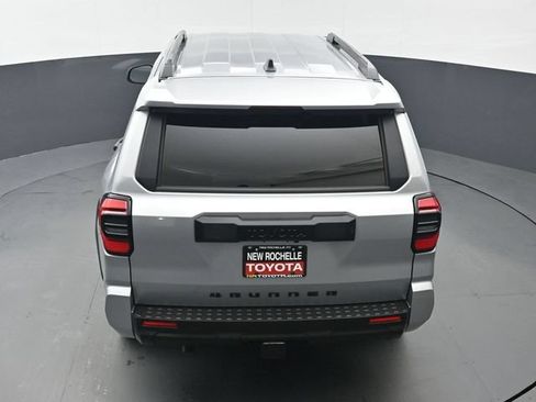 Certified 2026 Toyota 4Runner SR5 AWD/4WD image 44