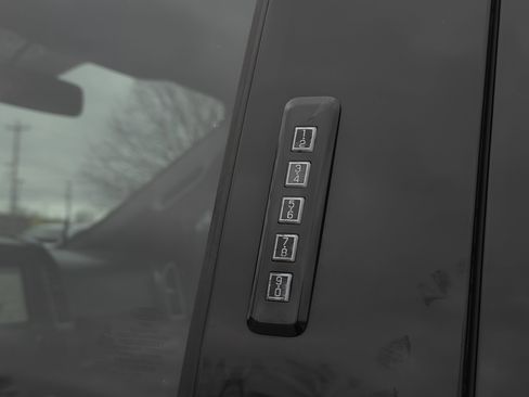 Used 2018 Ford F150 XLT w/ Equipment Group 302A Luxury image 12