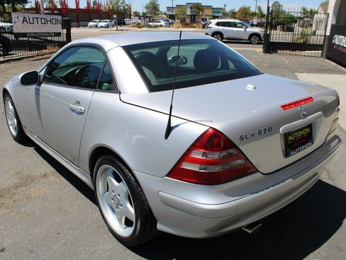 Used 2004 Mercedes-Benz SLK 320 image 25