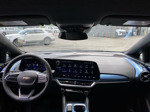 Used 2024 Chevrolet Equinox EV LT AWD/4WD image 12