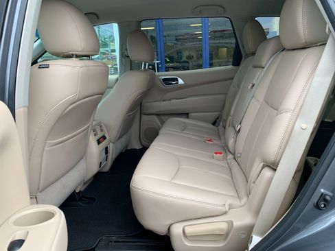 Used 2016 Nissan Pathfinder SL AWD/4WD image 28