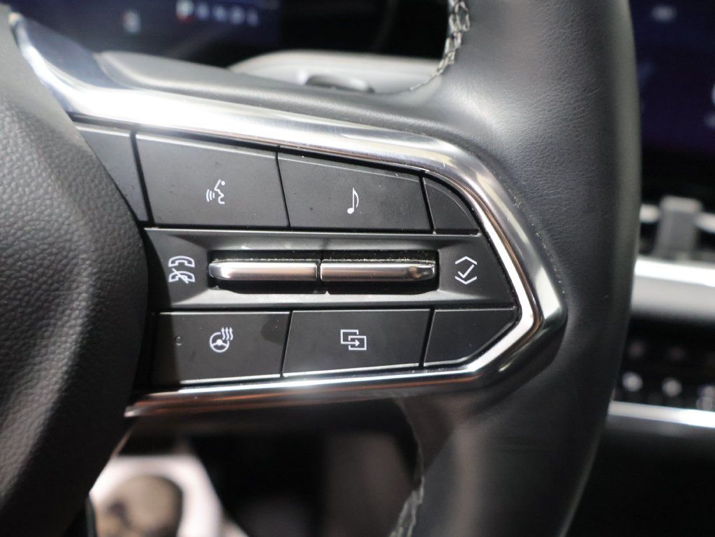 Used 2025 Chevrolet Equinox LT AWD/4WD image 34
