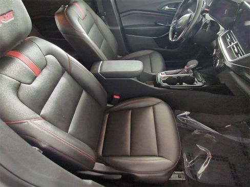 Certified 2024 Chevrolet Trax RS w/ Sunroof Package image 26