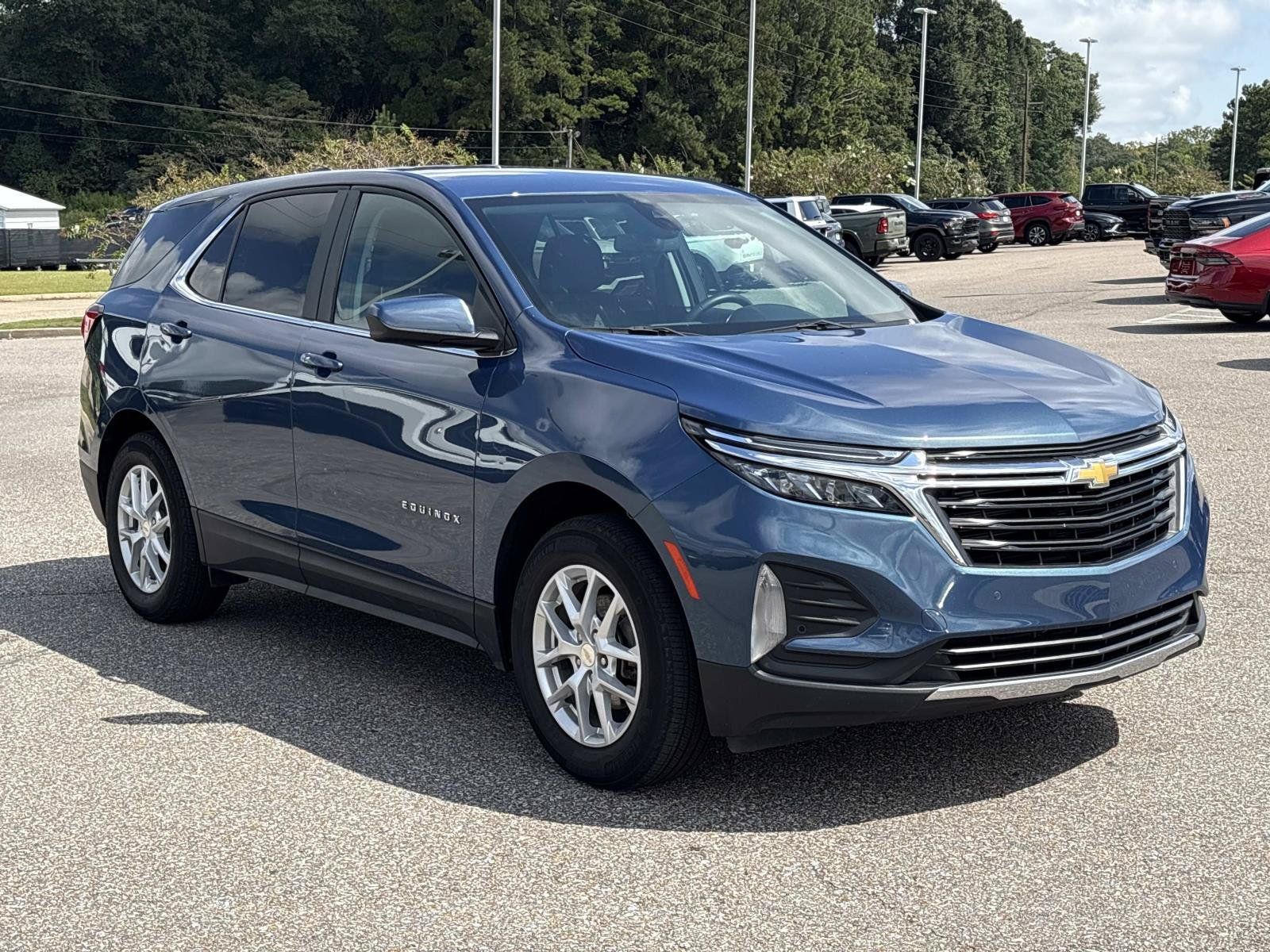 Used 2024 Chevrolet Equinox LT FWD image 3