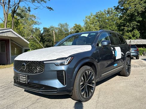 New 2026 Volvo XC90 B6 Plus w/ Protection Package Premier image 5