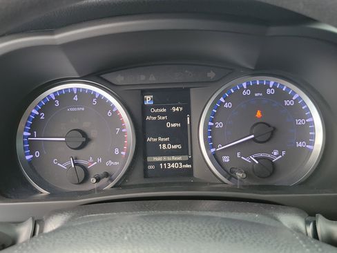 Used 2018 Toyota Highlander LE FWD image 29