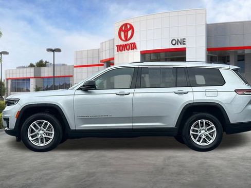 Used 2023 Jeep Grand Cherokee L Laredo image 8