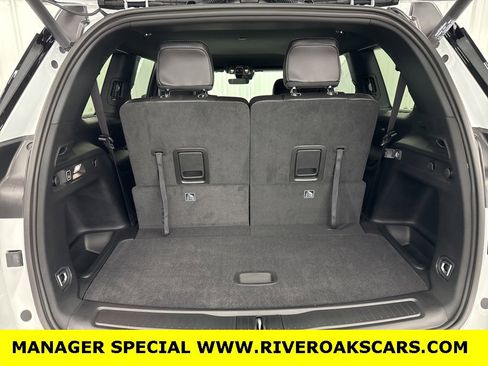 Used 2025 Jeep Grand Cherokee L Limited w/ MOPAR Finishing Package image 8