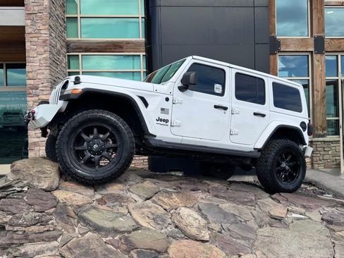 Used 2021 Jeep Wrangler Unlimited Sahara AWD/4WD image 7