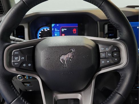 Used 2024 Ford Bronco Black Diamond image 18