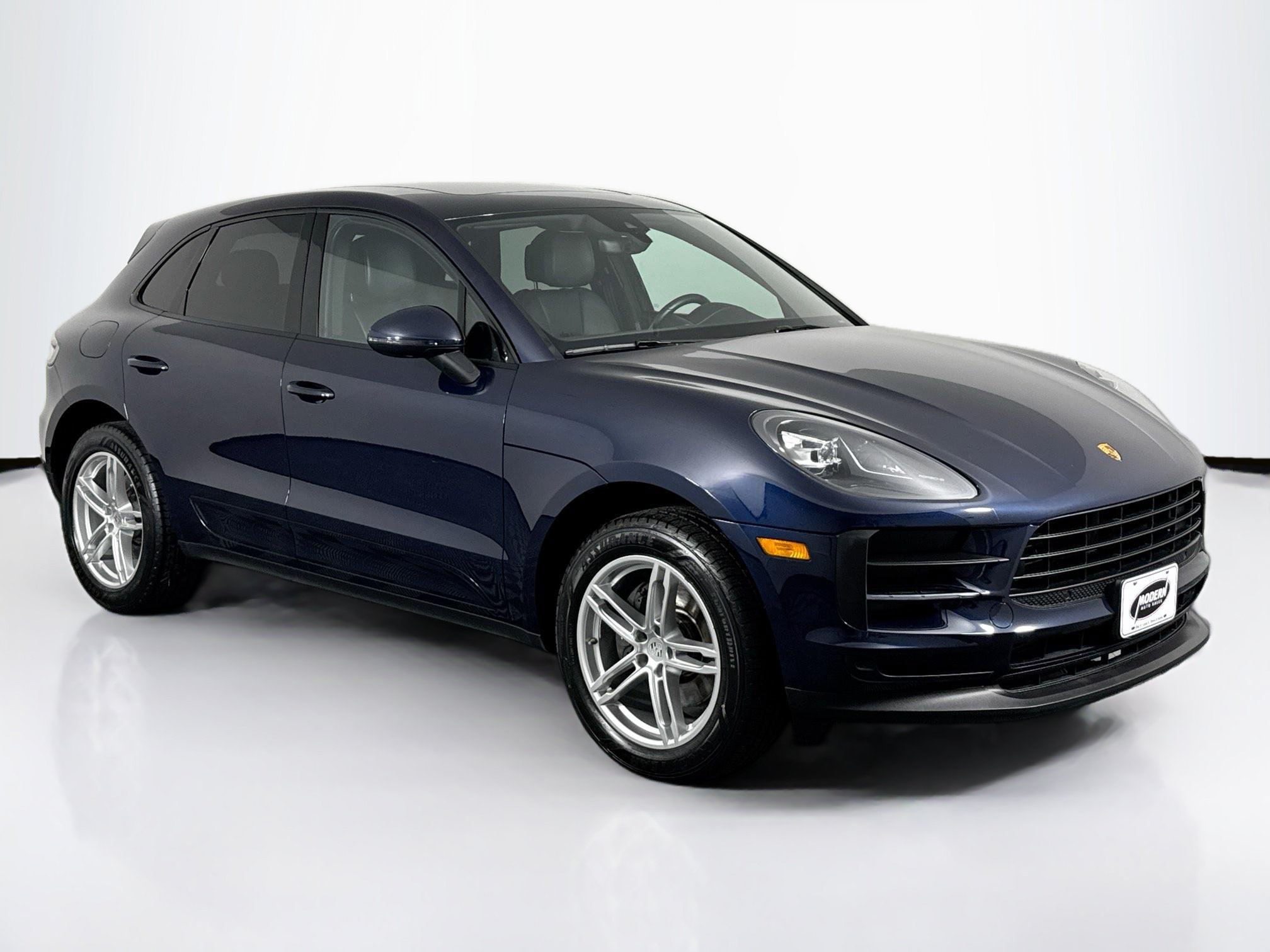 Used 2020 Porsche Macan AWD/4WD image 2