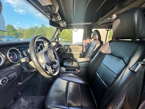 Used 2020 Jeep Wrangler Unlimited Sahara AWD/4WD image 8