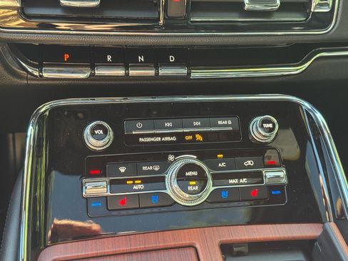 Certified 2023 Lincoln Navigator Reserve image 32