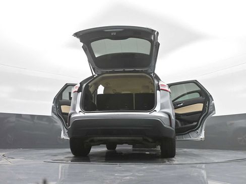 Used 2023 Ford Edge SE image 41