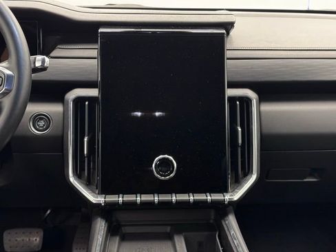 Used 2024 GMC Acadia Elevation image 30