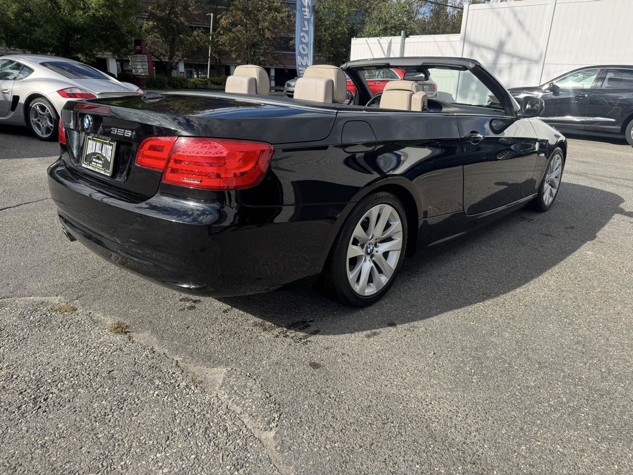 Used 2011 BMW 328i Convertible RWD image 10