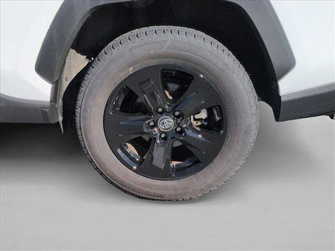 Used 2019 Toyota RAV4 XLE w/ Convenience Package image 22