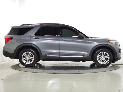Used 2021 Ford Explorer XLT w/ Class III Trailer Tow Package AWD/4WD image 12