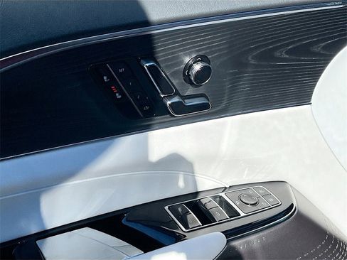 New 2026 Cadillac Lyriq Luxury image 17