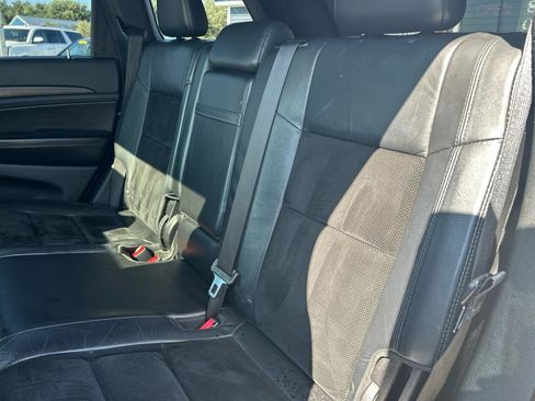 Used 2017 Jeep Grand Cherokee Altitude AWD/4WD image 23