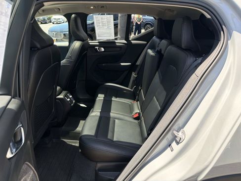 Certified 2024 Volvo XC40 B5 Ultimate w/ Protection Package Premier AWD/4WD image 21