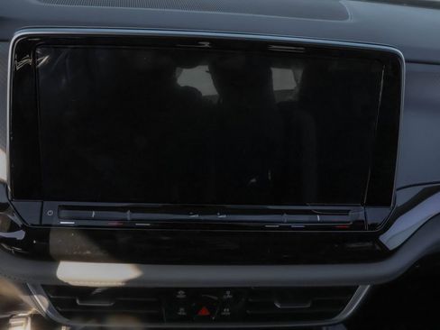 New 2026 Volkswagen Atlas Peak Edition image 19