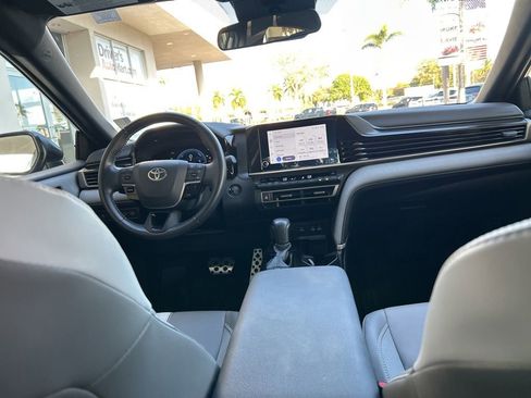 Used 2025 Toyota Camry SE image 26