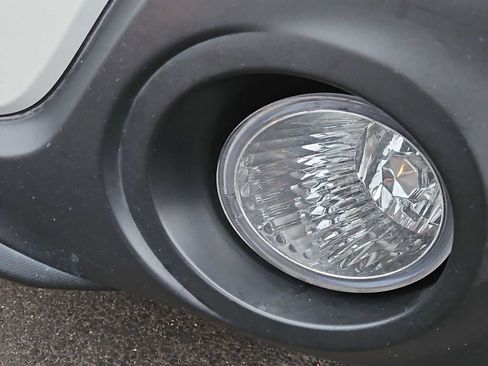 Used 2019 Subaru Outback 2.5i Premium image 11